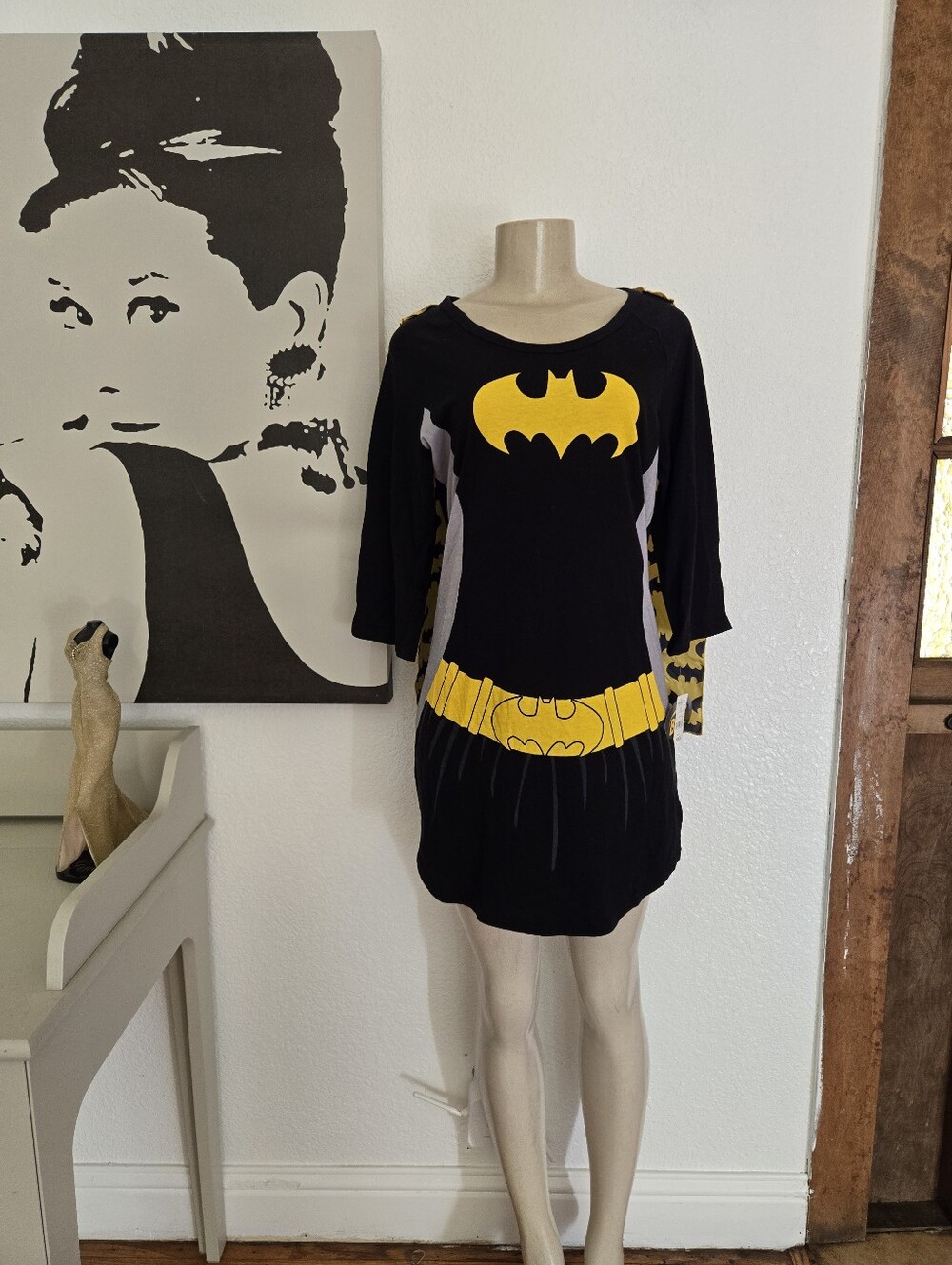 NWT Women’s Black & Yellow Batgirl Graphic Dress Size L(11/13)